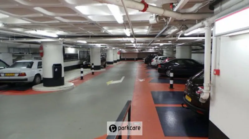 Parkeergarage P3 Hoog Catharijne geparkeerde auto's